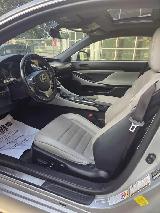 2015 Lexus RC - Image 8 of 17