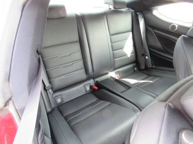 2015 Lexus RC - Image 17 of 20