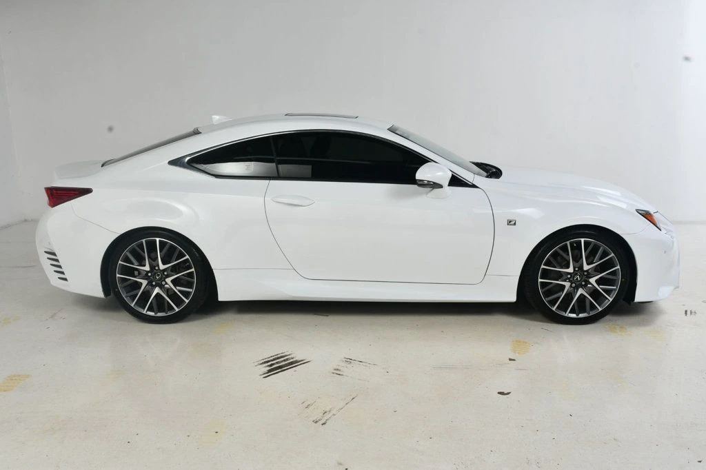 2015 Lexus RC - Image 8 of 12