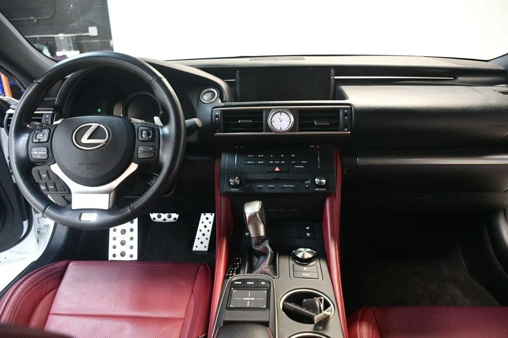 2015 Lexus RC - Image 5 of 12