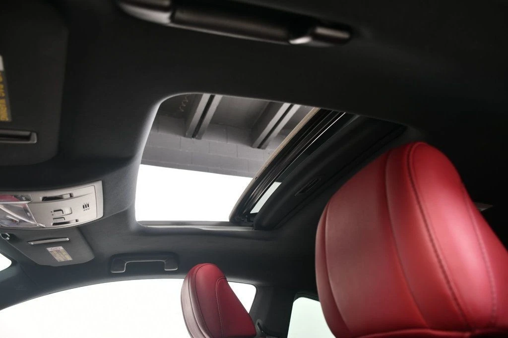 2015 Lexus RC - Image 6 of 12