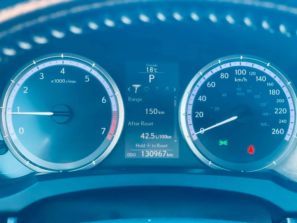 2015 Lexus RC - Image 17 of 19