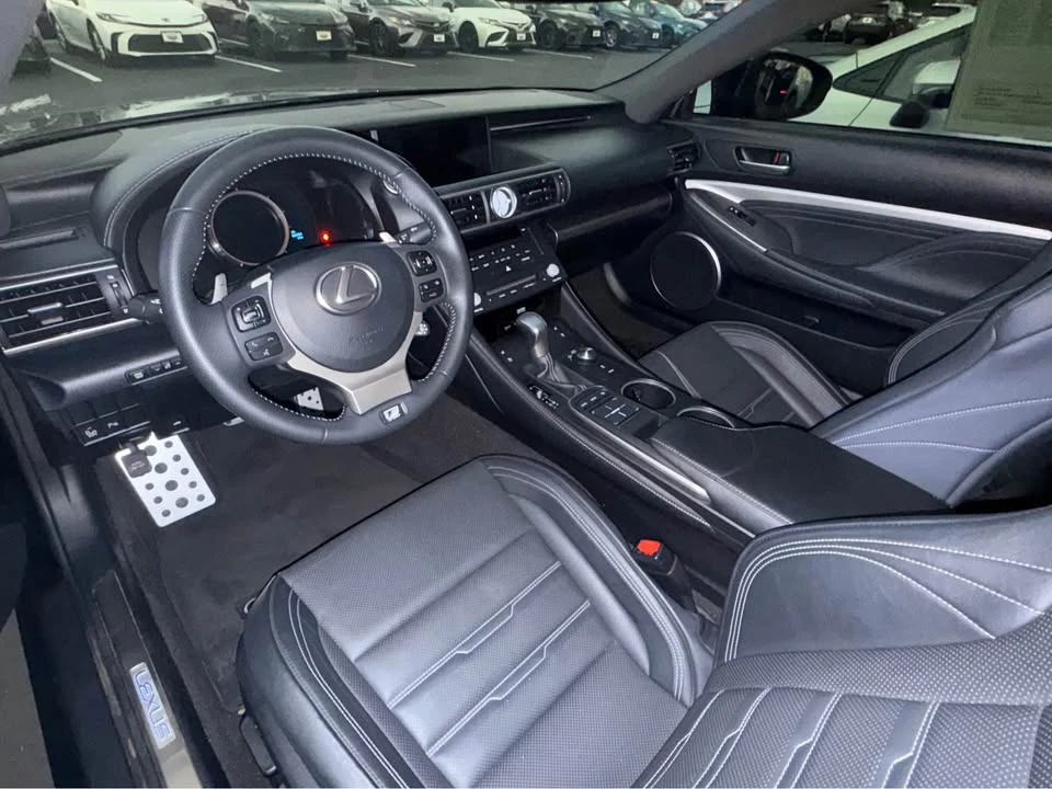 2015 Lexus RC - Image 8 of 16