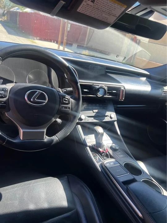 2015 Lexus RC - Image 6 of 6