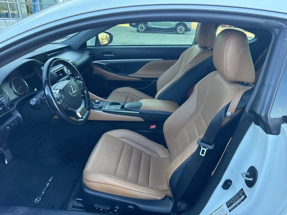 2015 Lexus RC - Image 10 of 12