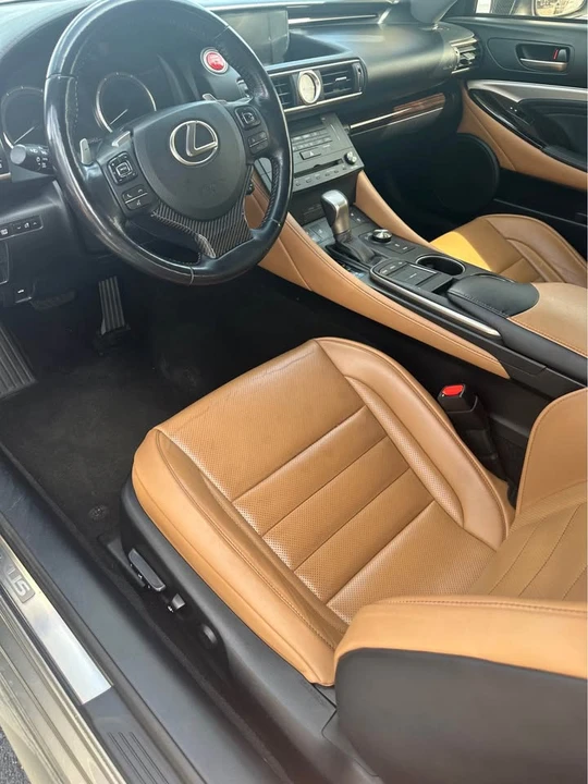 2015 Lexus RC - Image 8 of 14