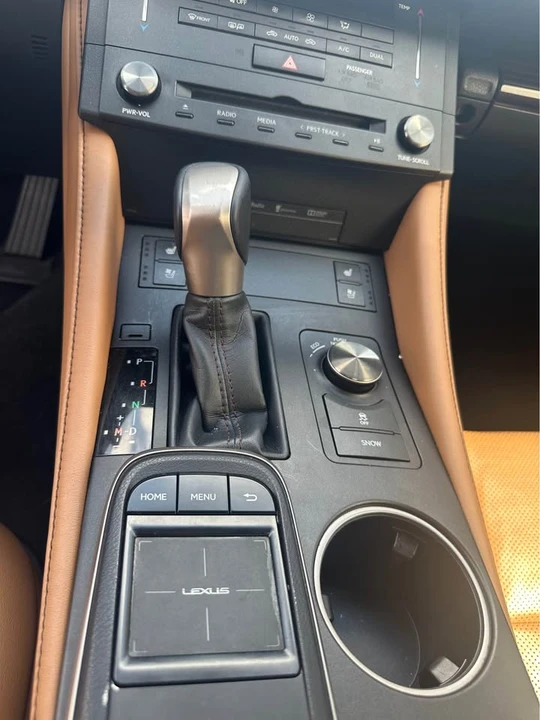 2015 Lexus RC - Image 7 of 14