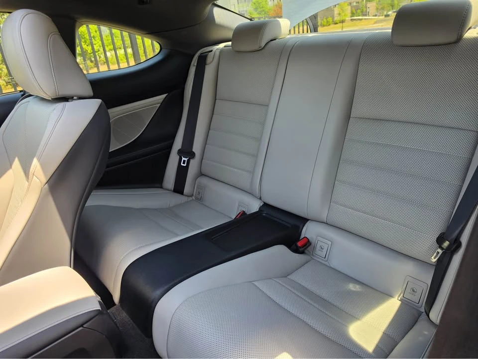 2015 Lexus RC - Image 18 of 20