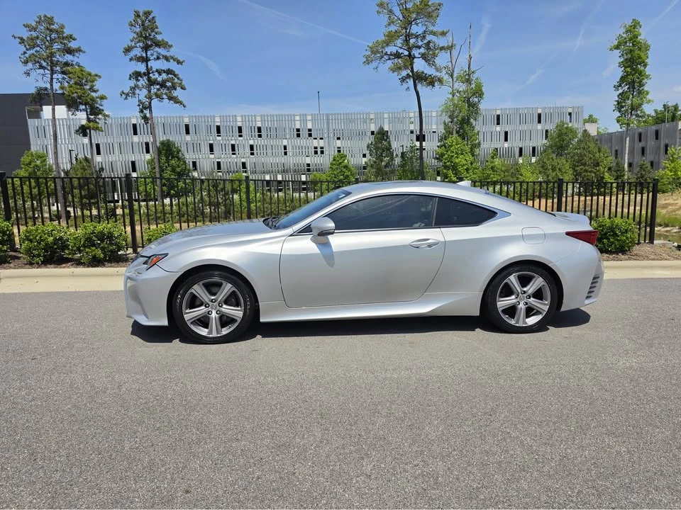 2015 Lexus RC - Image 10 of 20