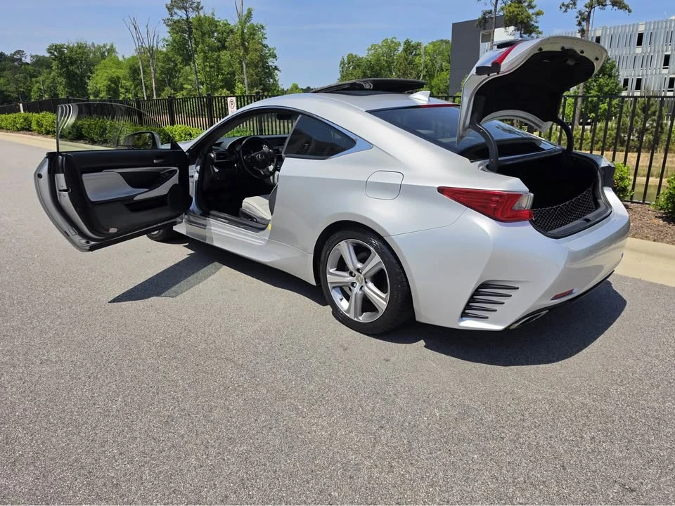 2015 Lexus RC - Image 12 of 20
