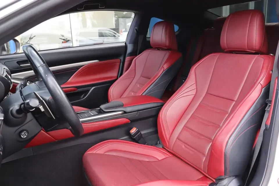 2015 Lexus RC - Image 12 of 20