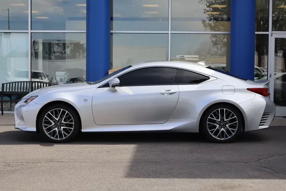 2015 Lexus RC - Image 2 of 20