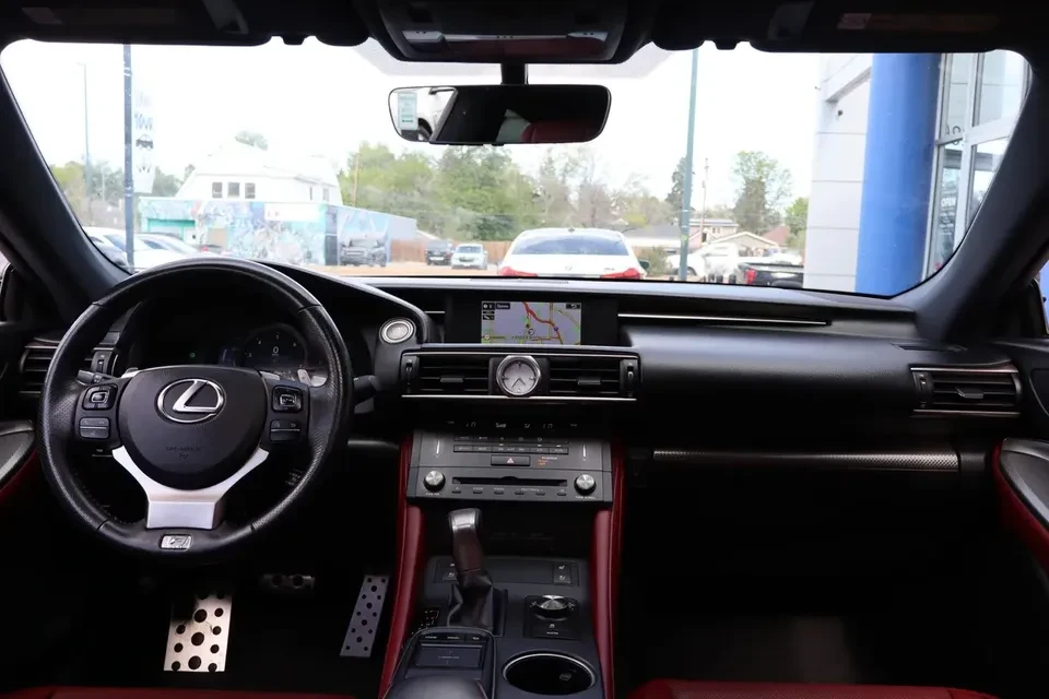 2015 Lexus RC - Image 15 of 20