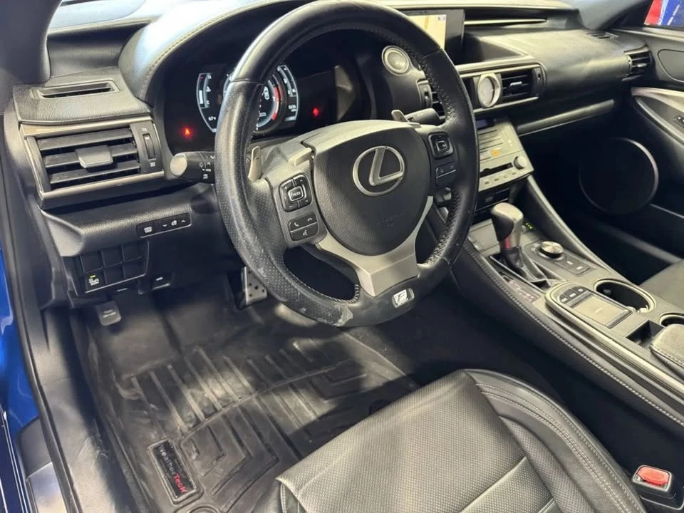 2015 Lexus RC - Image 9 of 19