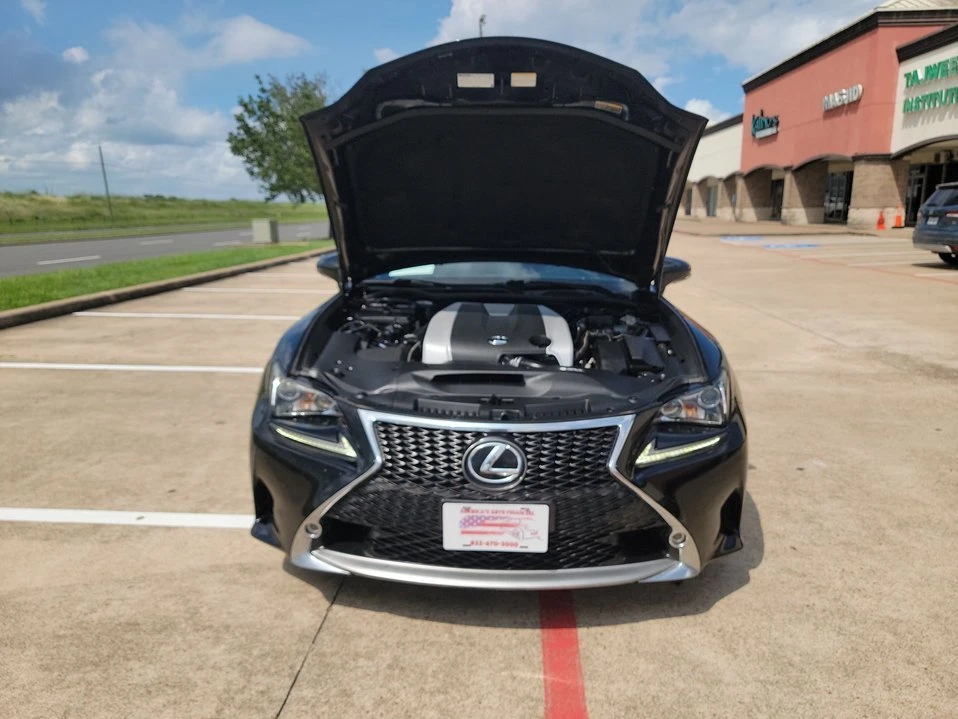 2015 Lexus RC - Image 11 of 20