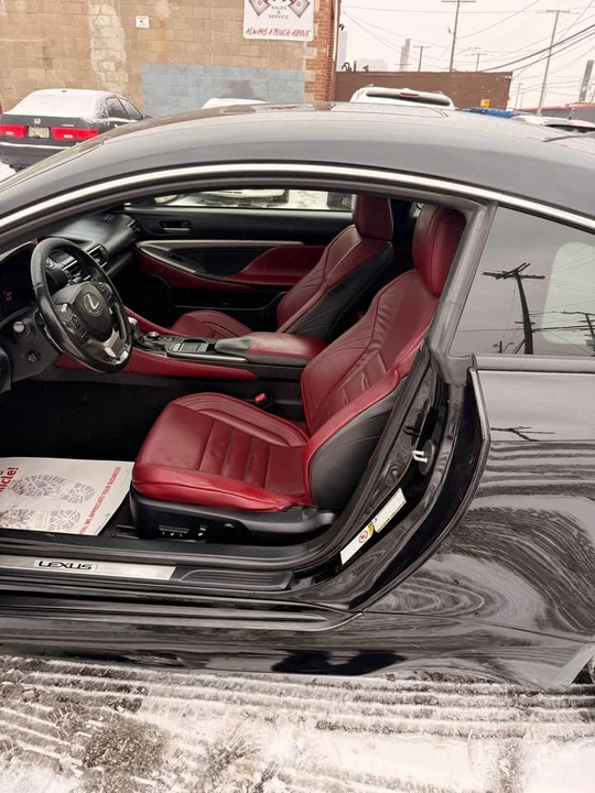 2015 Lexus RC - Image 17 of 20