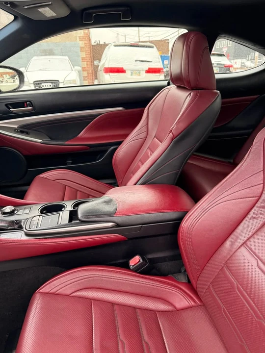 2015 Lexus RC - Image 15 of 20