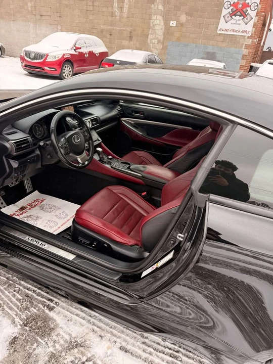 2015 Lexus RC - Image 18 of 20