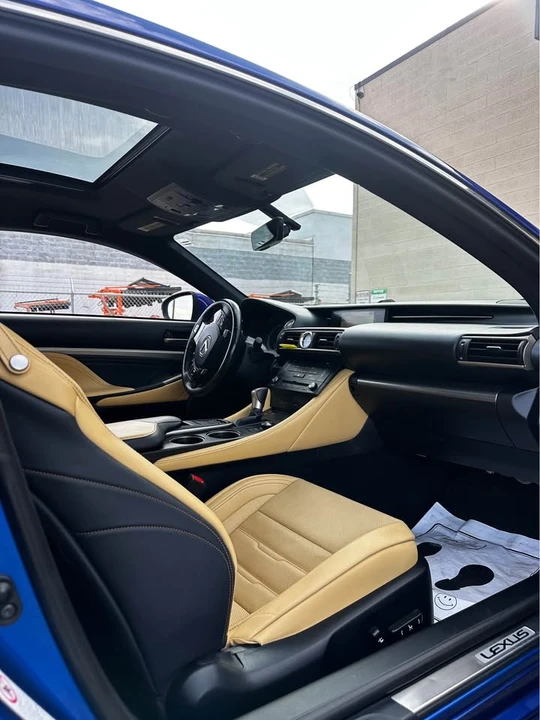2015 Lexus RC - Image 10 of 18