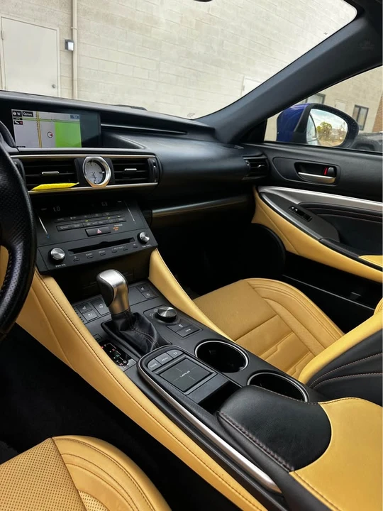 2015 Lexus RC - Image 9 of 18