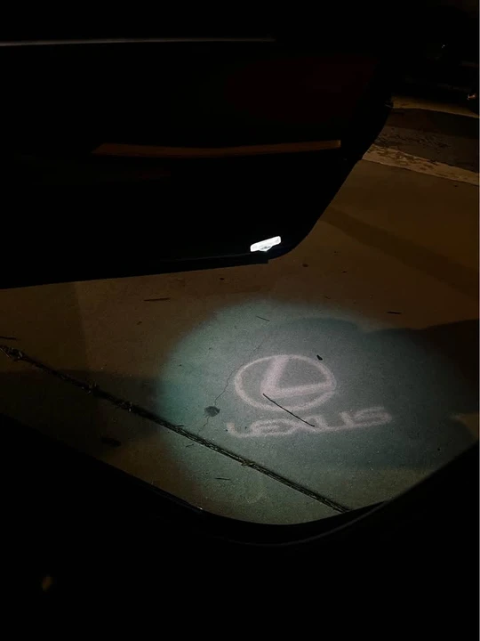 2015 Lexus RC - Image 15 of 18