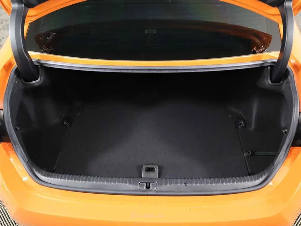 2015 Lexus RC - Image 18 of 20