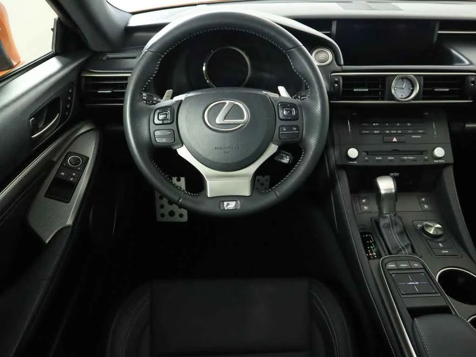 2015 Lexus RC - Image 9 of 20