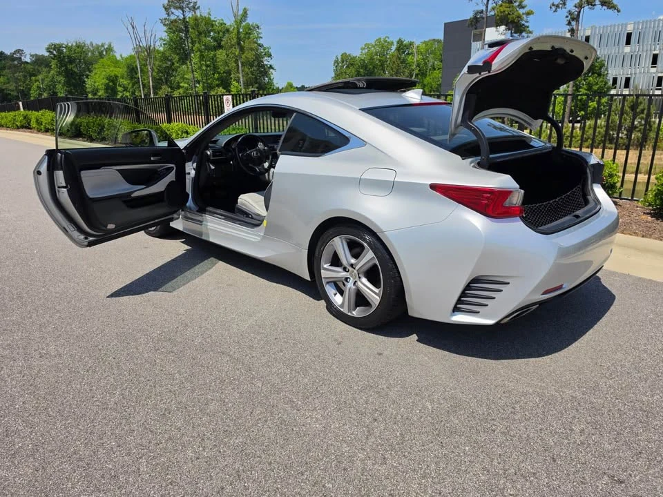 2015 Lexus RC - Image 18 of 19