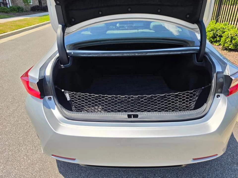 2015 Lexus RC - Image 11 of 19