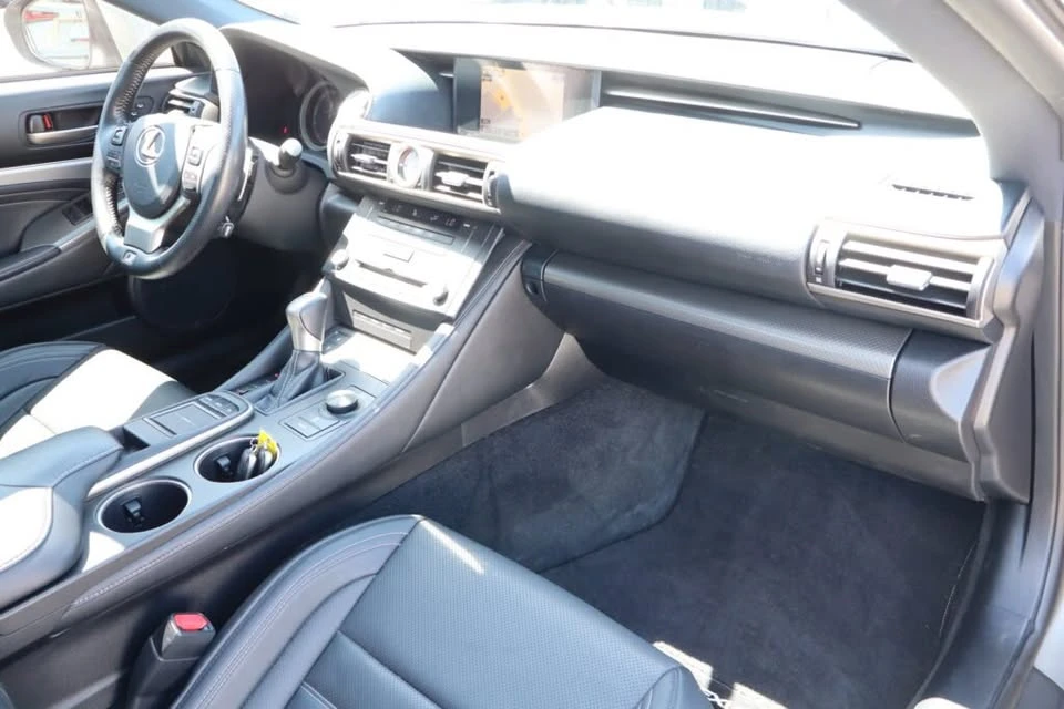 2015 Lexus RC - Image 5 of 12
