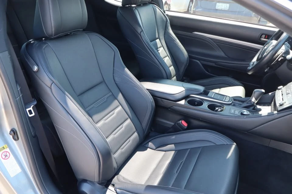 2015 Lexus RC - Image 10 of 13