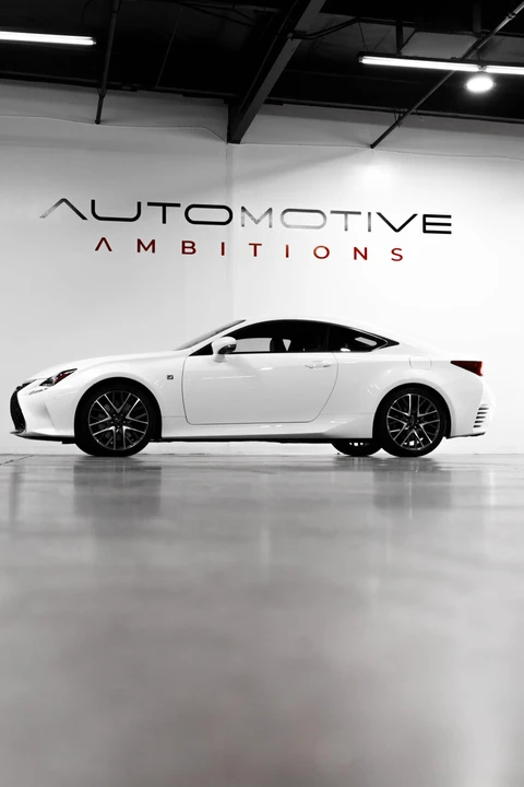 2015 Lexus RC - Image 10 of 31