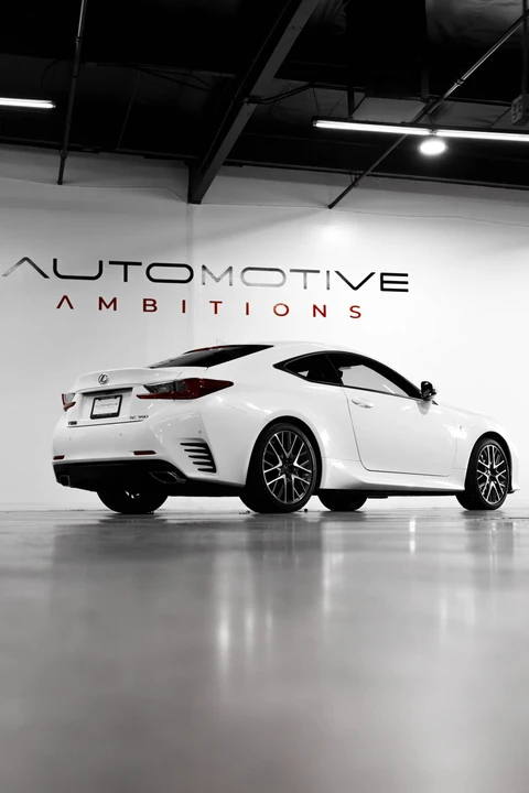 2015 Lexus RC - Image 13 of 31