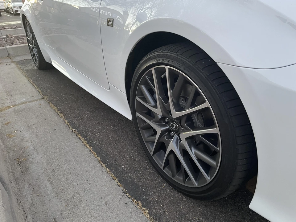 2015 Lexus RC - Image 29 of 31