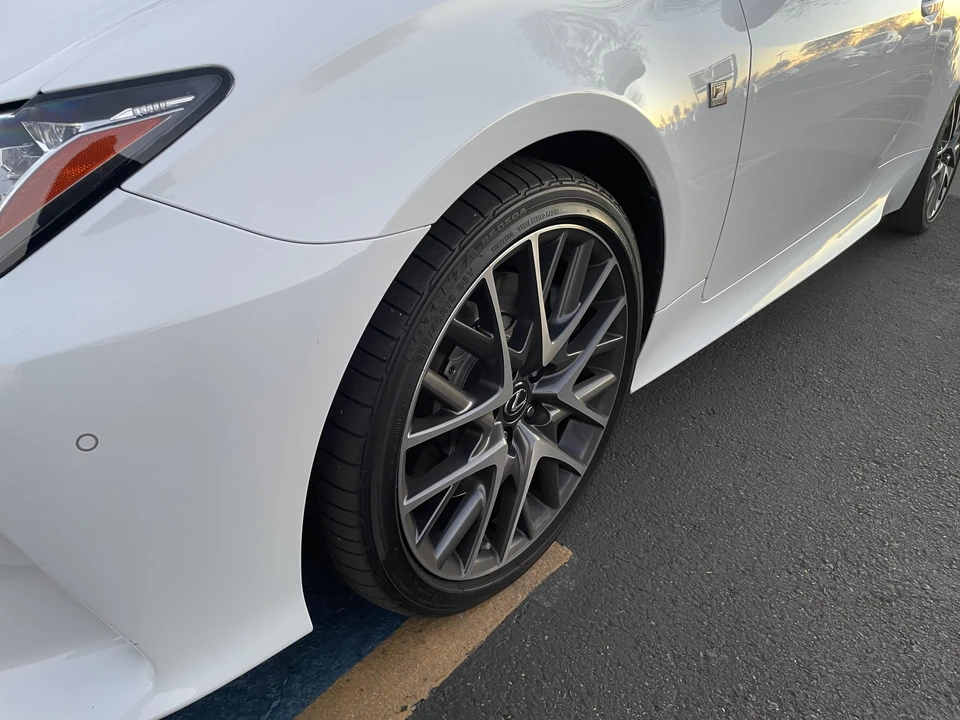 2015 Lexus RC - Image 22 of 31