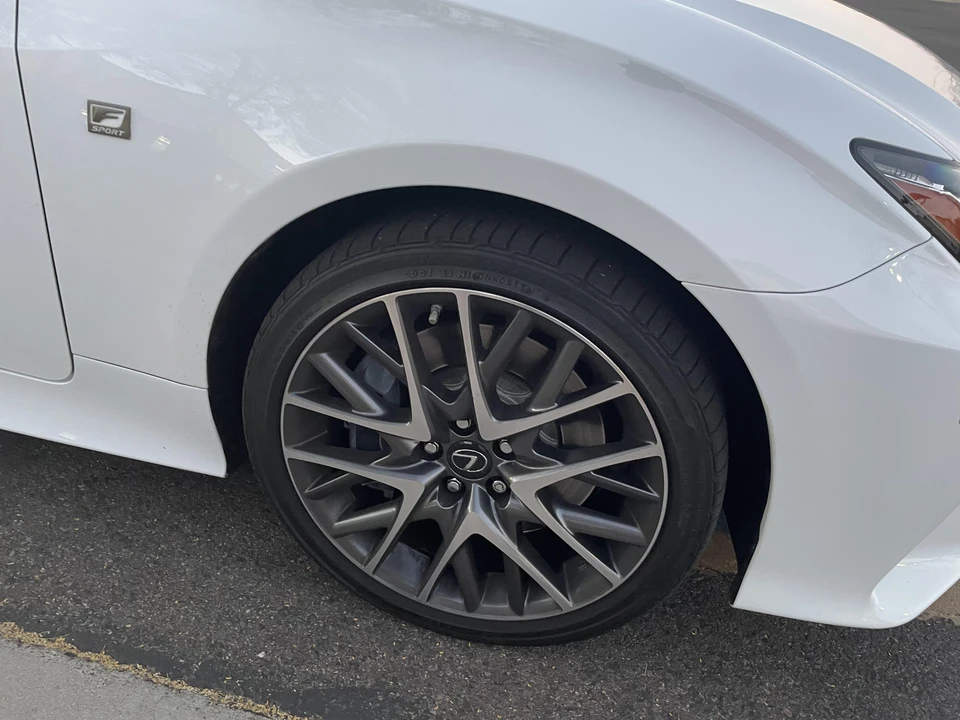2015 Lexus RC - Image 27 of 31