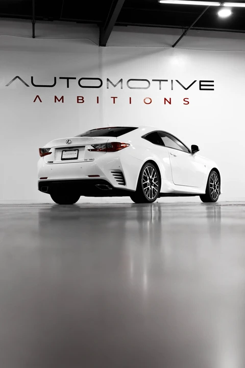 2015 Lexus RC - Image 11 of 31