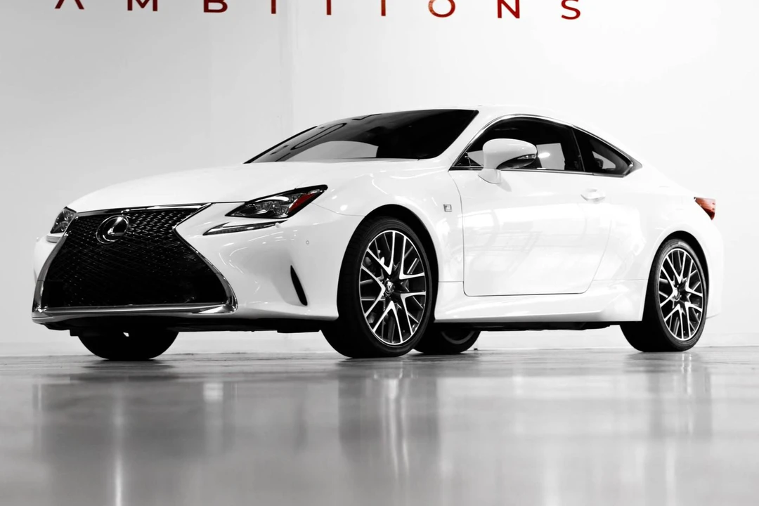 2015 Lexus RC - Image 8 of 31