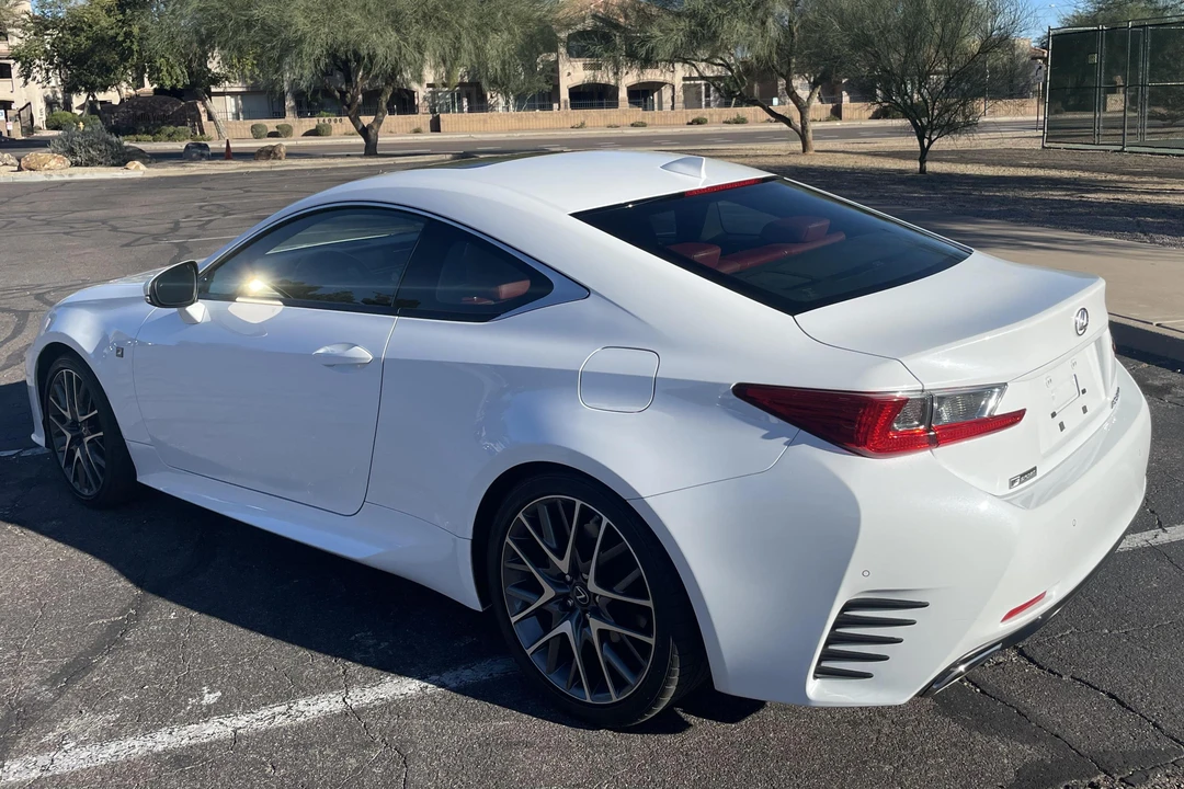 2015 Lexus RC - Image 4 of 31