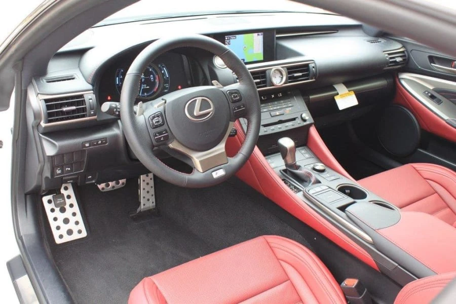 2015 Lexus RC - Image 5 of 10