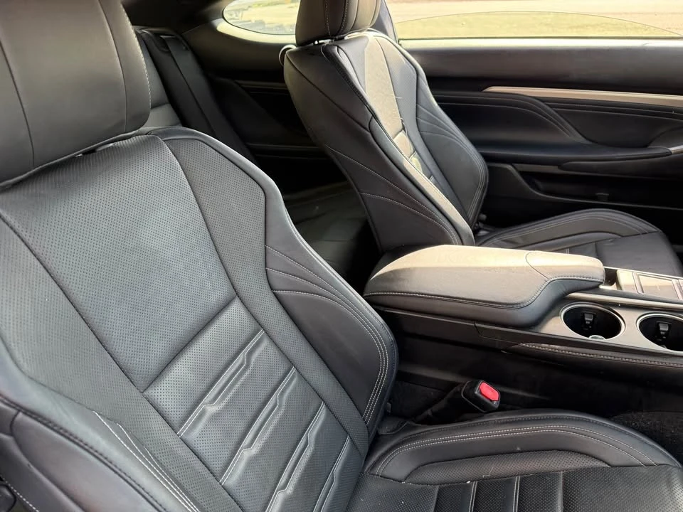 2015 Lexus RC - Image 10 of 15