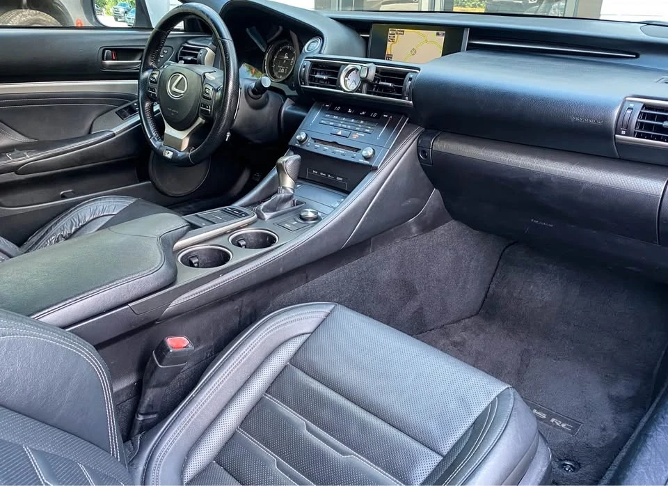 2015 Lexus RC - Image 11 of 12