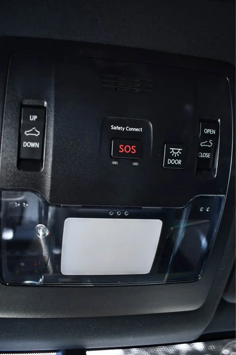2015 Lexus RC - Image 15 of 20