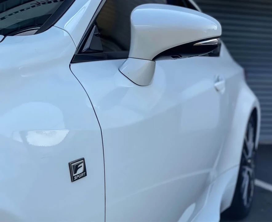 2015 Lexus RC - Image 7 of 12