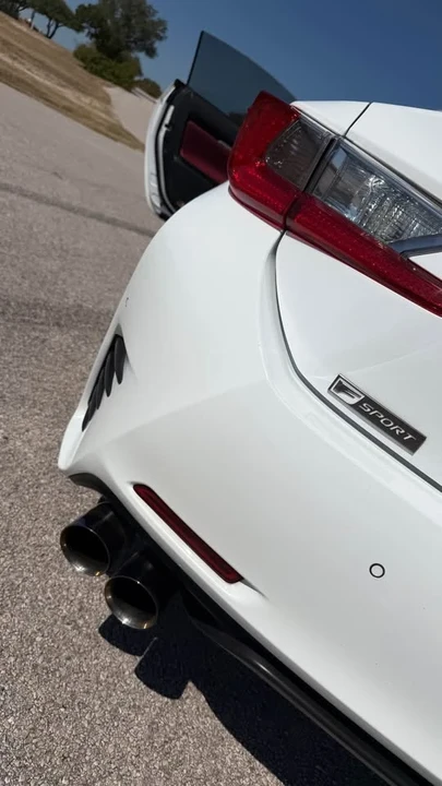 2015 Lexus RC F - Image 9 of 15