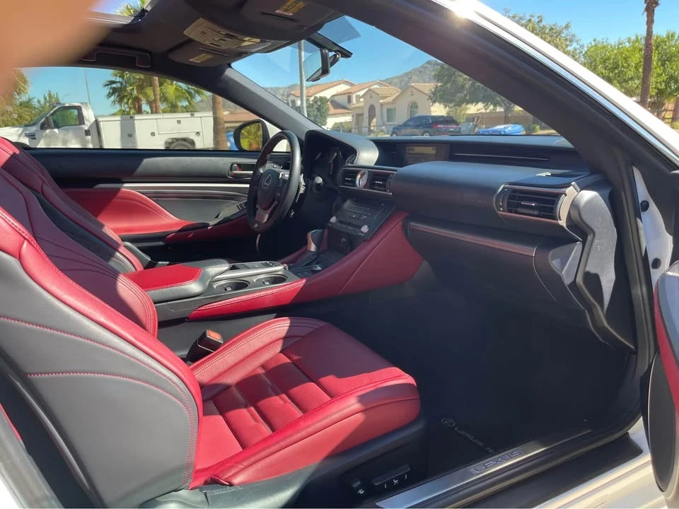 2015 Lexus RC - Image 11 of 18