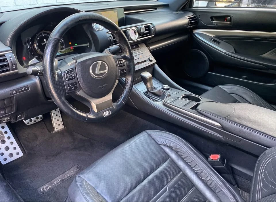 2015 Lexus RC - Image 10 of 12