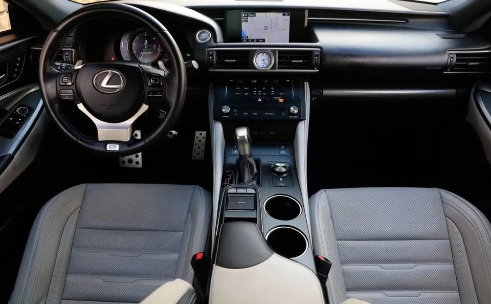 2015 Lexus RC F - Image 2 of 3