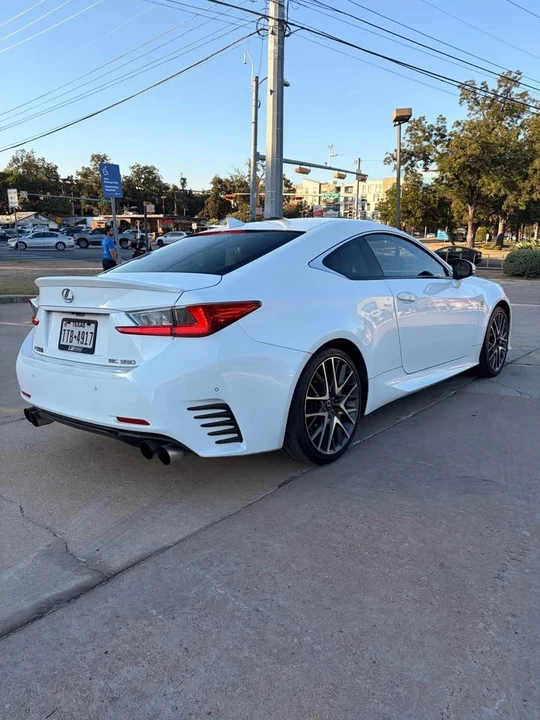 2015 Lexus RC - Image 11 of 13