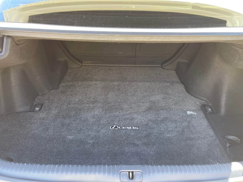 2015 Lexus RC - Image 10 of 18